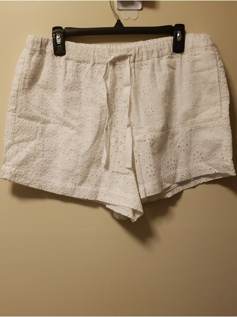 Sundance White Eyelet Drawstring Athletic Shorts
